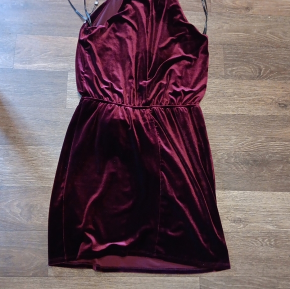 Laundry By Shelli  Segal Burgundy Velvet Dress with Chain Straps Size 14 - Picture 3 of 5